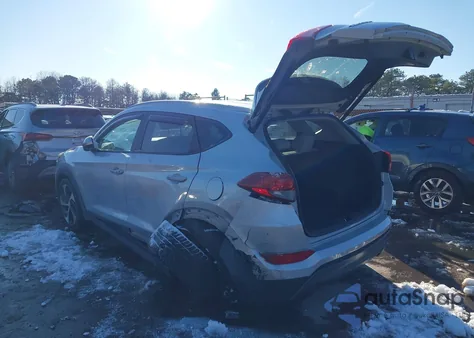 2016 Hyundai Tucson Sport z USA, uszkodzony, nr VIN KM8J3CA26GU094266